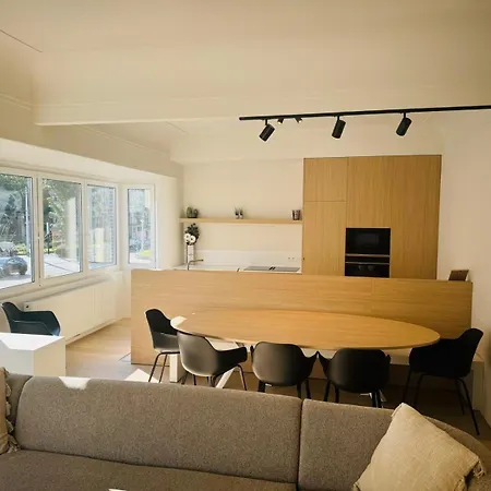 Renovated With Casino View And Free Parking Appartement