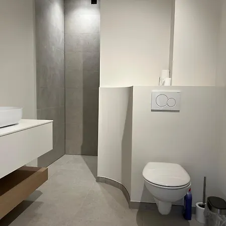 Renovated With Casino View And Free Parking *