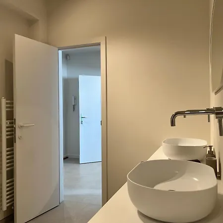 Renovated With Casino View And Free Parking Appartement