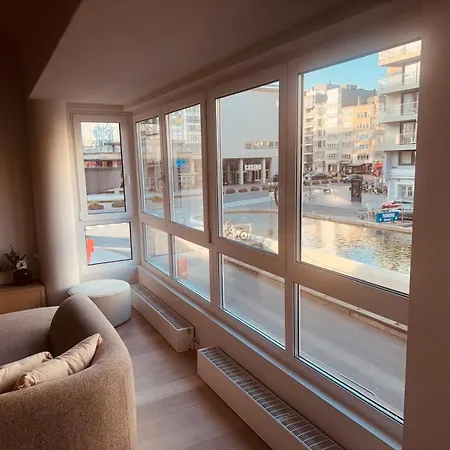 Renovated With Casino View And Free Parking Apartment *