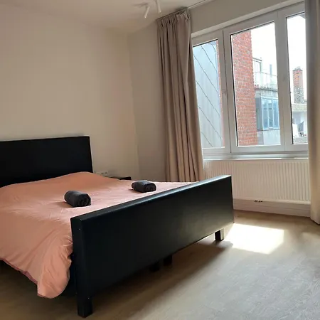 Renovated With Casino View And Free Parking Apartment *